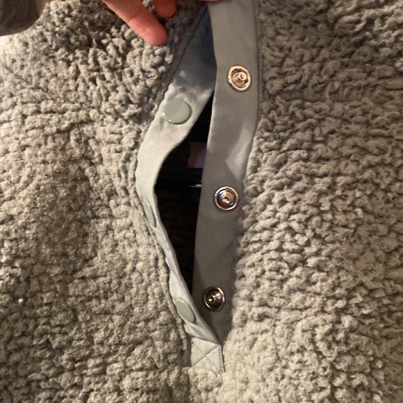 SO Sherpa quarter button sweater size medium - Picture 3 of 4